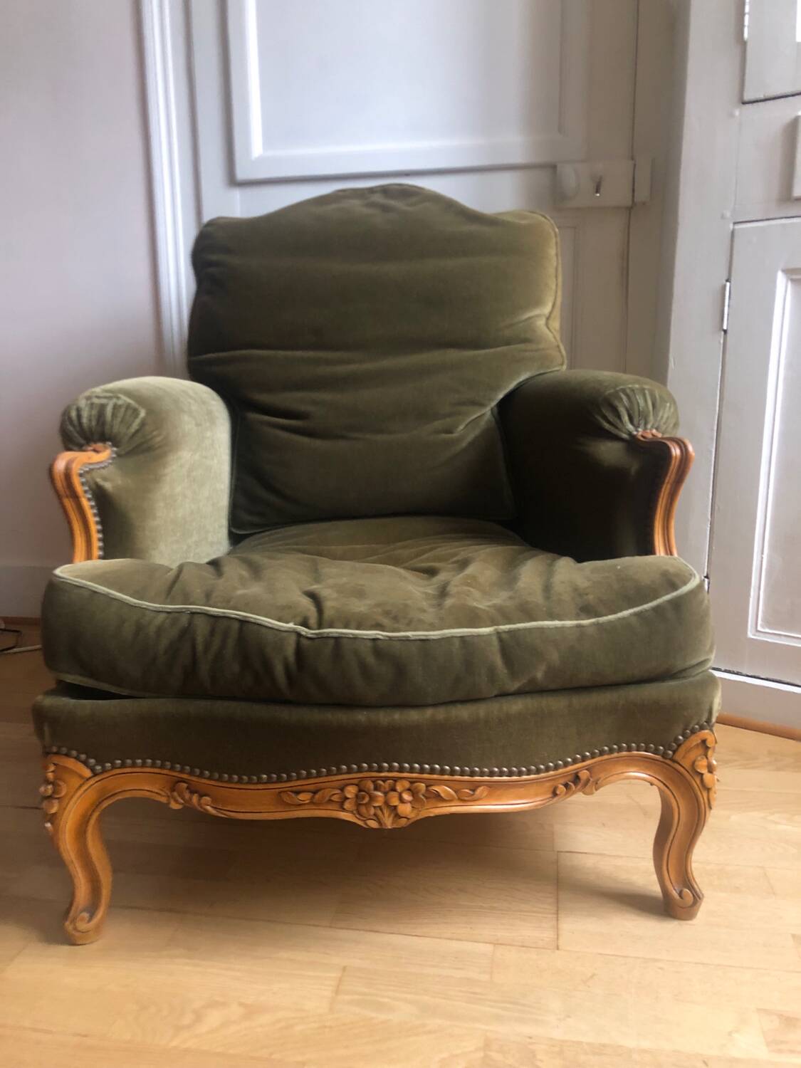 Paire de fauteuil bergère avec repose pied