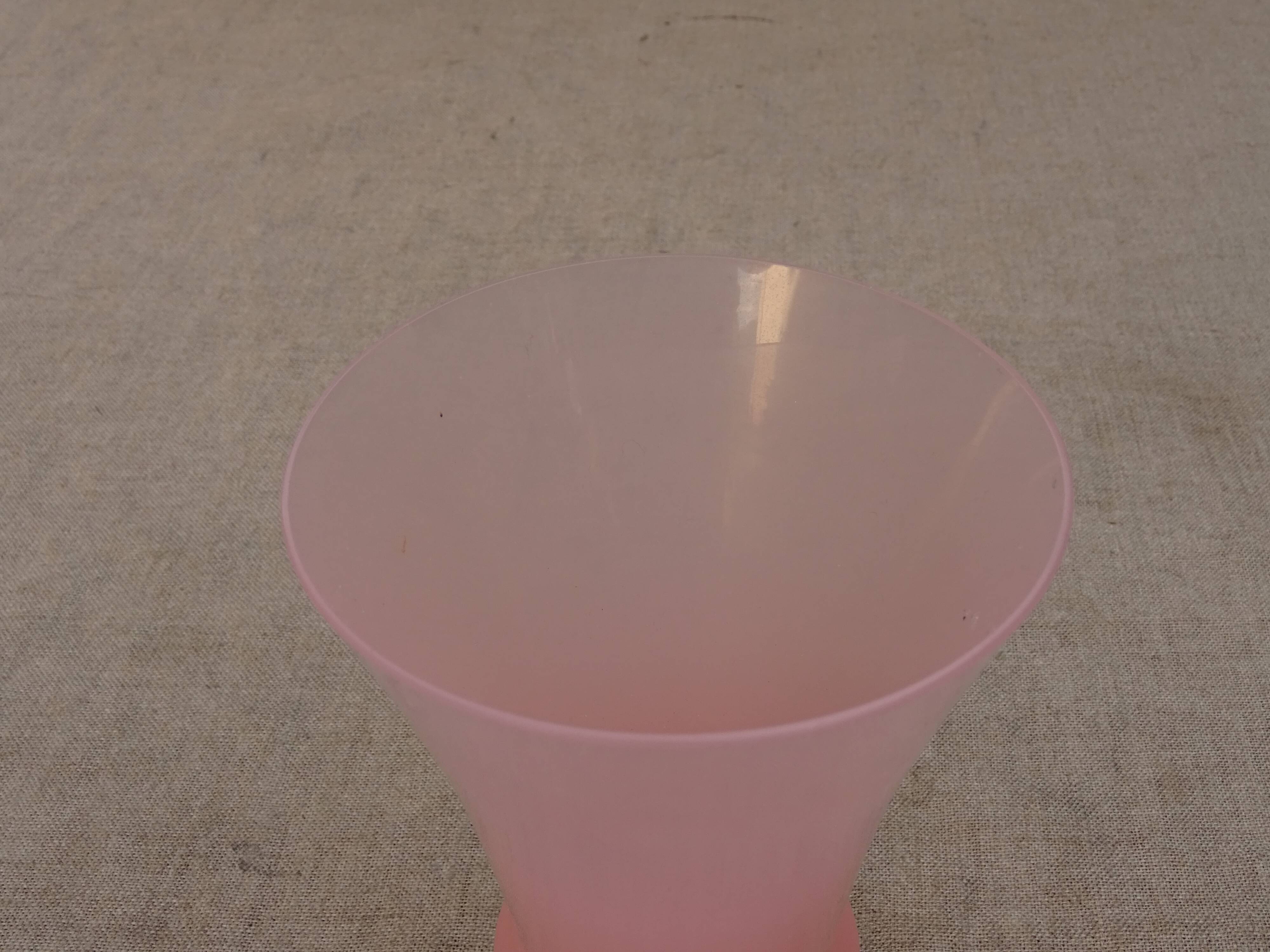 Vase vintage en opaline rose ht 16,8 cm   ref 2019/17