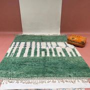Handmade pure wool rug, size 150 x 250 cm.