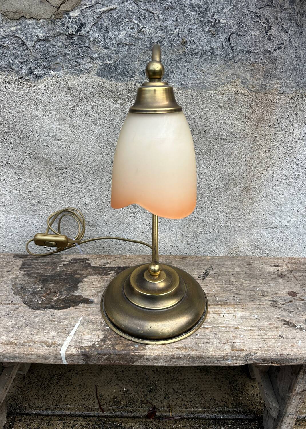 Tulip desk lamp, bedside lamp in brass and blown glass J.P Rycka