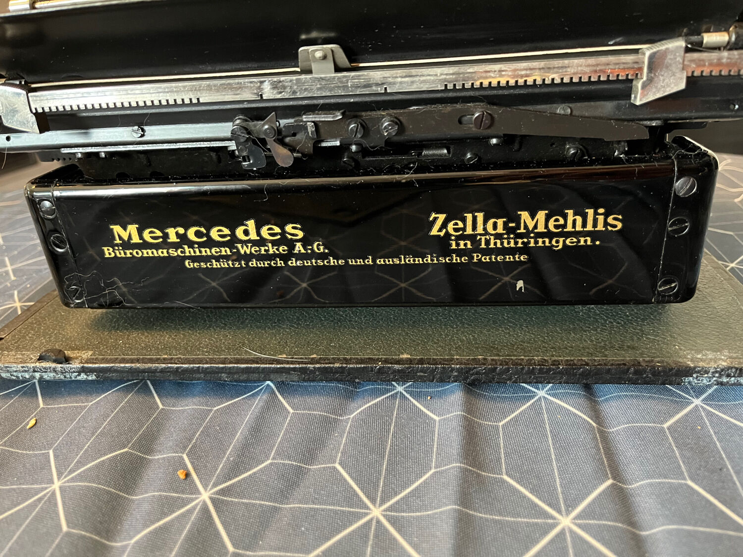 Machine à écrire Mercedes