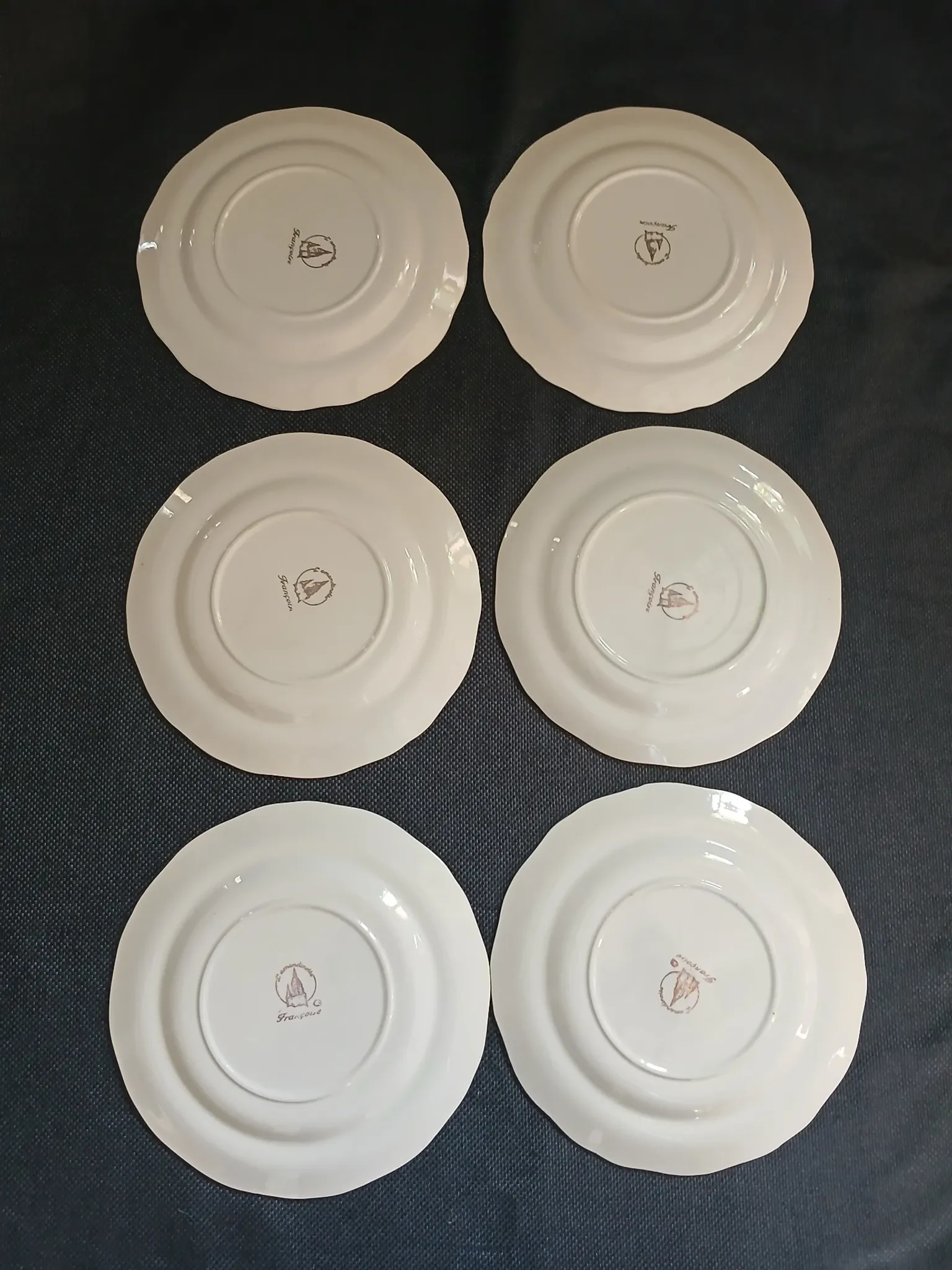 6 antique flat plates in porcelain