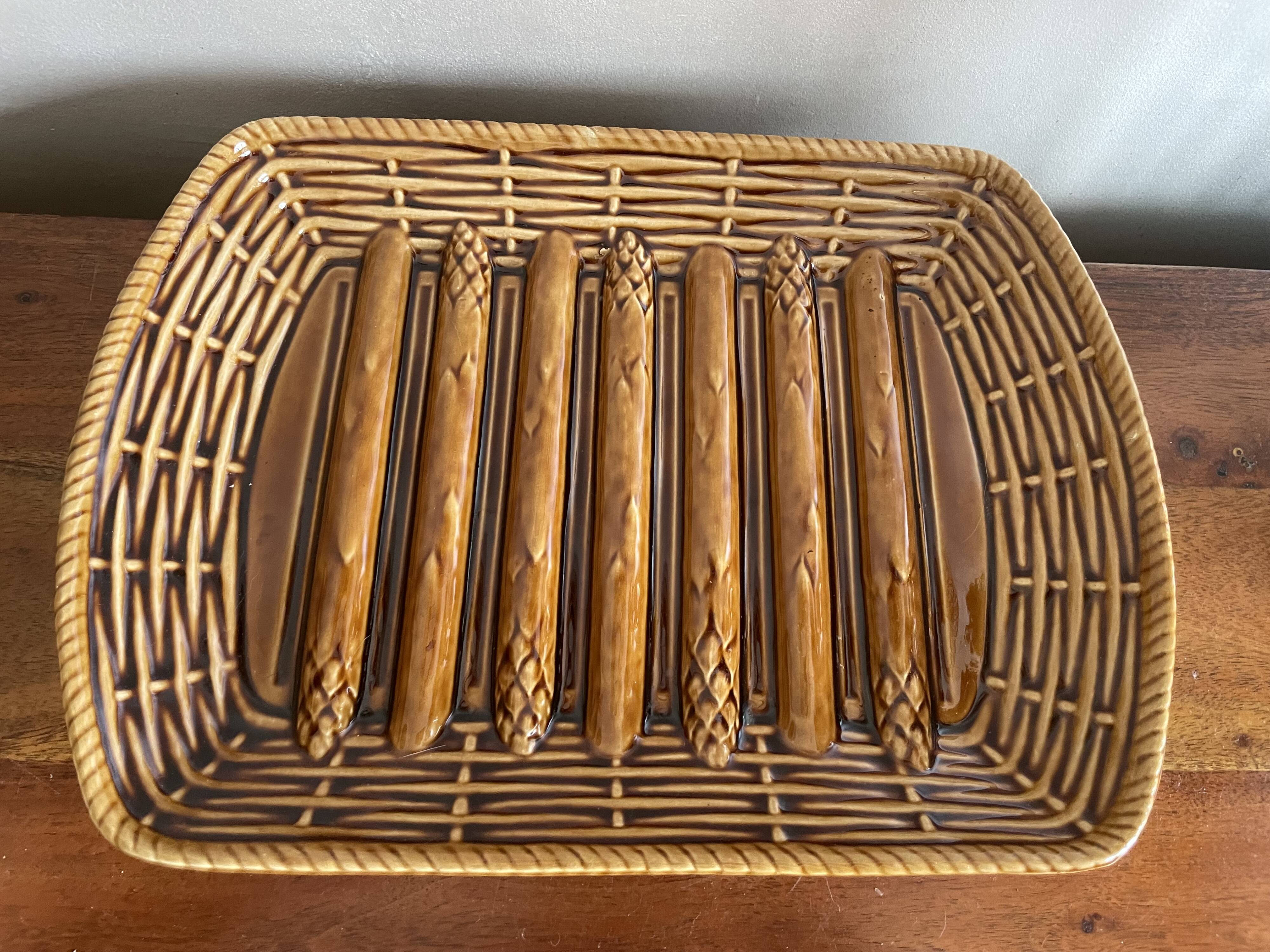 Asparagus dish in Sarreguemines barbotine