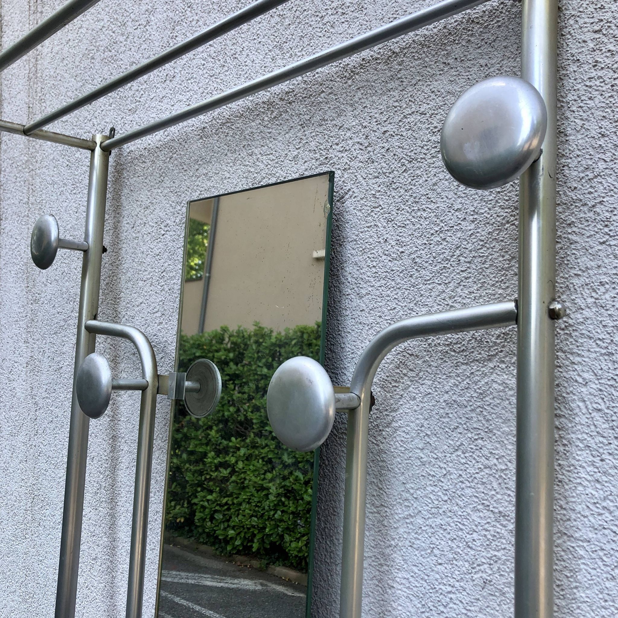 Cloakroom coat rack