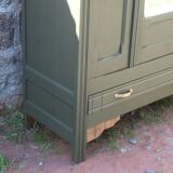 Art Deco wardrobe with three doors – Kaki Barda (Liberon)