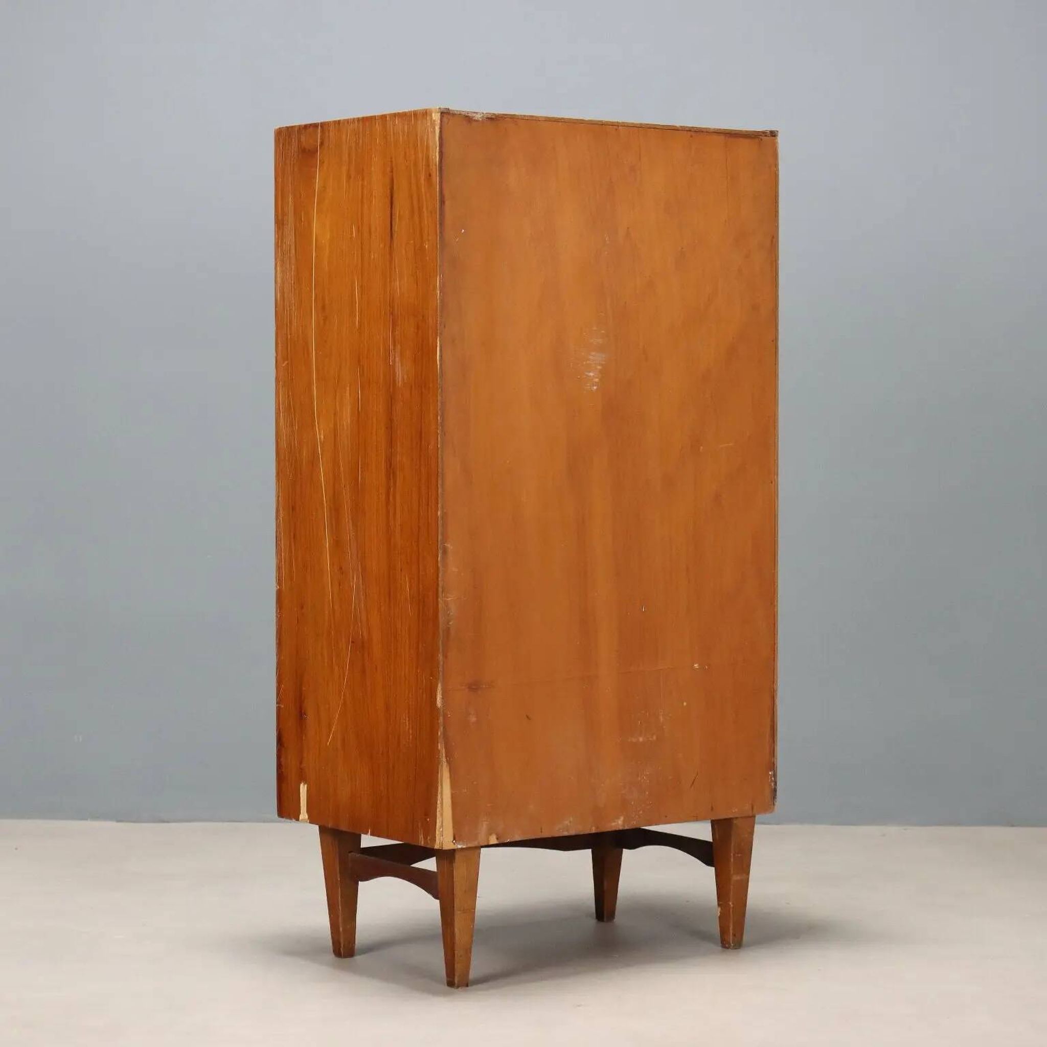 Vintage walnut veneer commode, design, Italy, 1950s