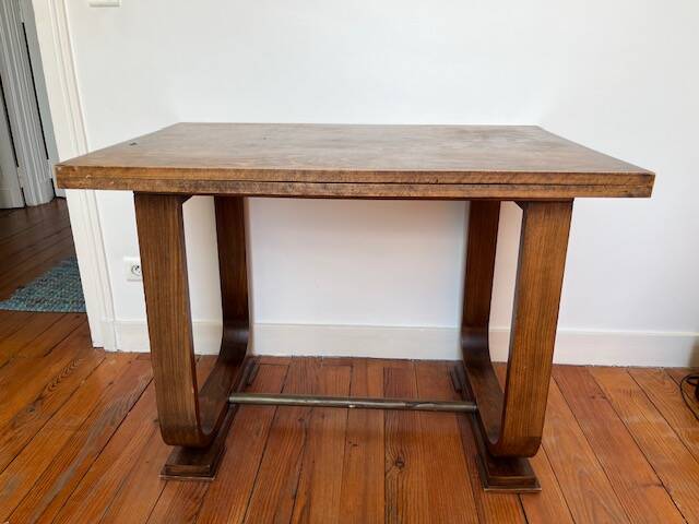 Folding table