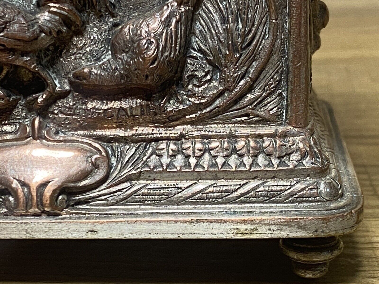 Old signature silver bronze box box, decor hunting scenes