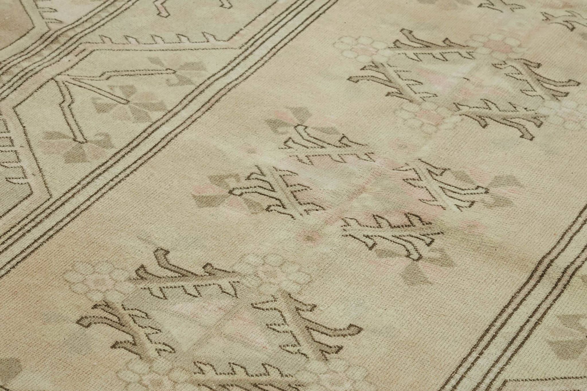 Turkish Vintage Anatolian Rug 195 cm x 278 cm