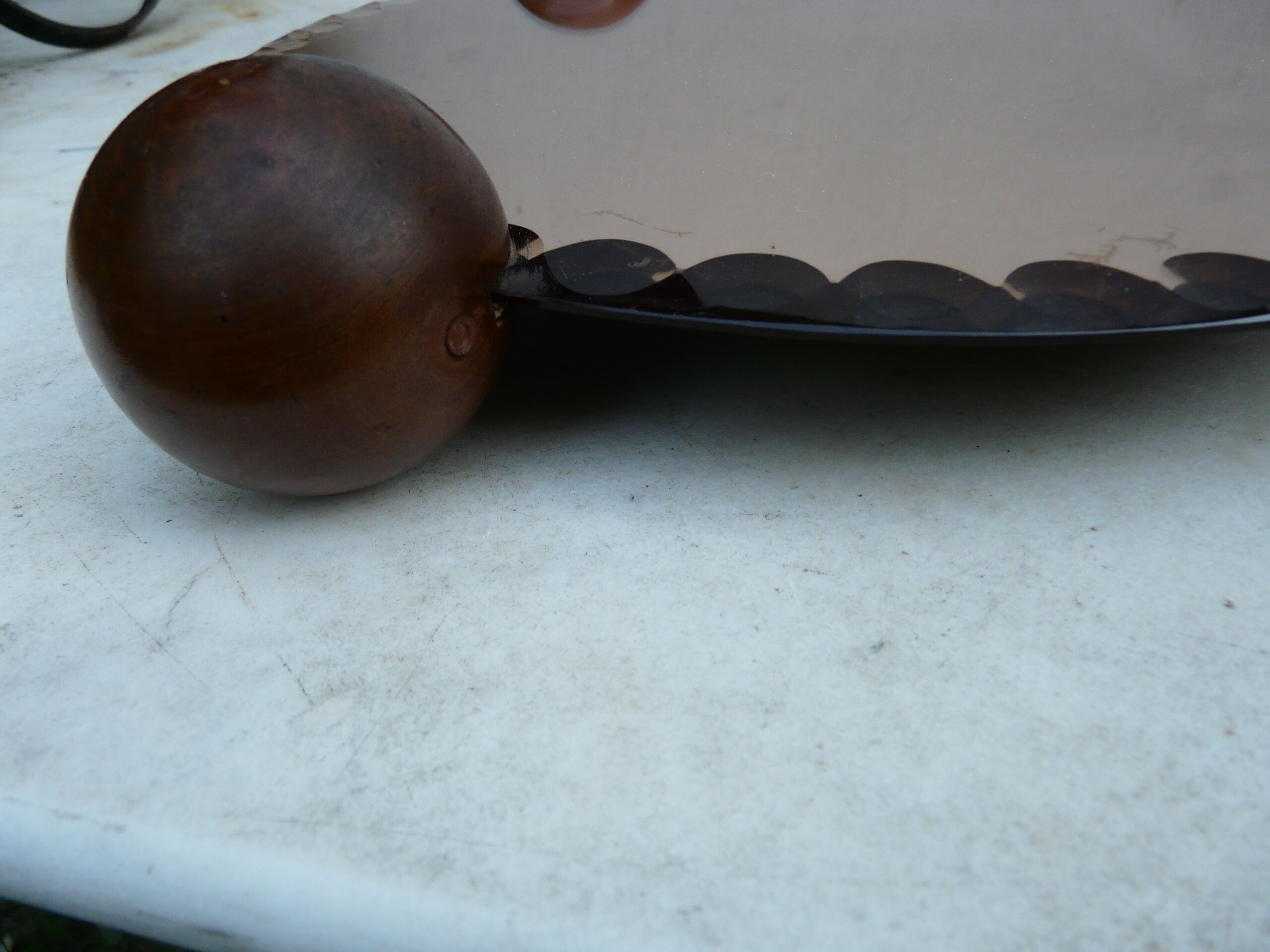 Plateau miroir orangé 3 pieds boule bois années 40