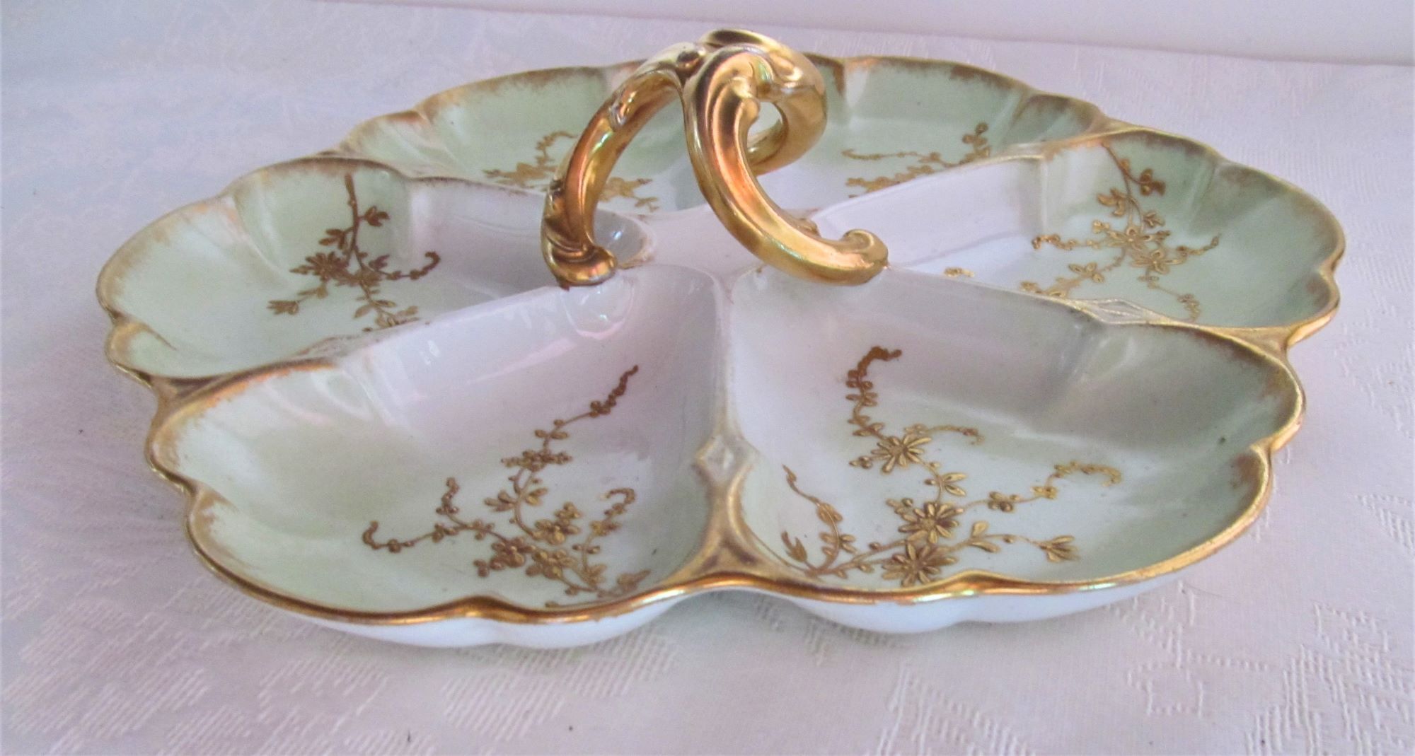 Large divided dish with six sections manufactured by Bernaurd&Co, 1914-1930, Lim
