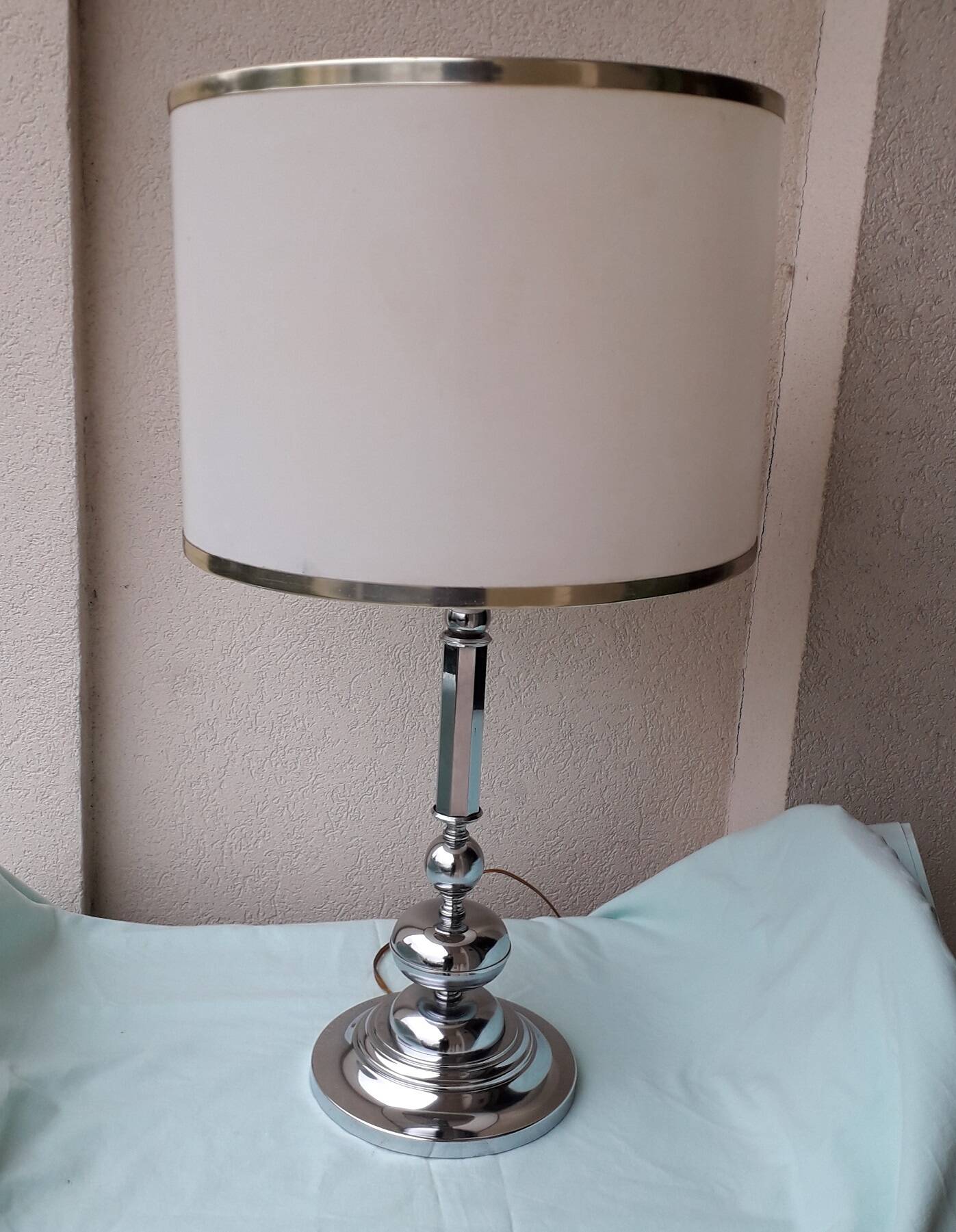 Lamp 70 in chrome metal