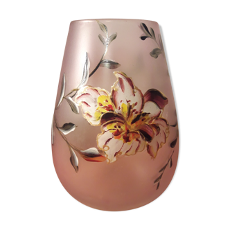 Opaque glass vase