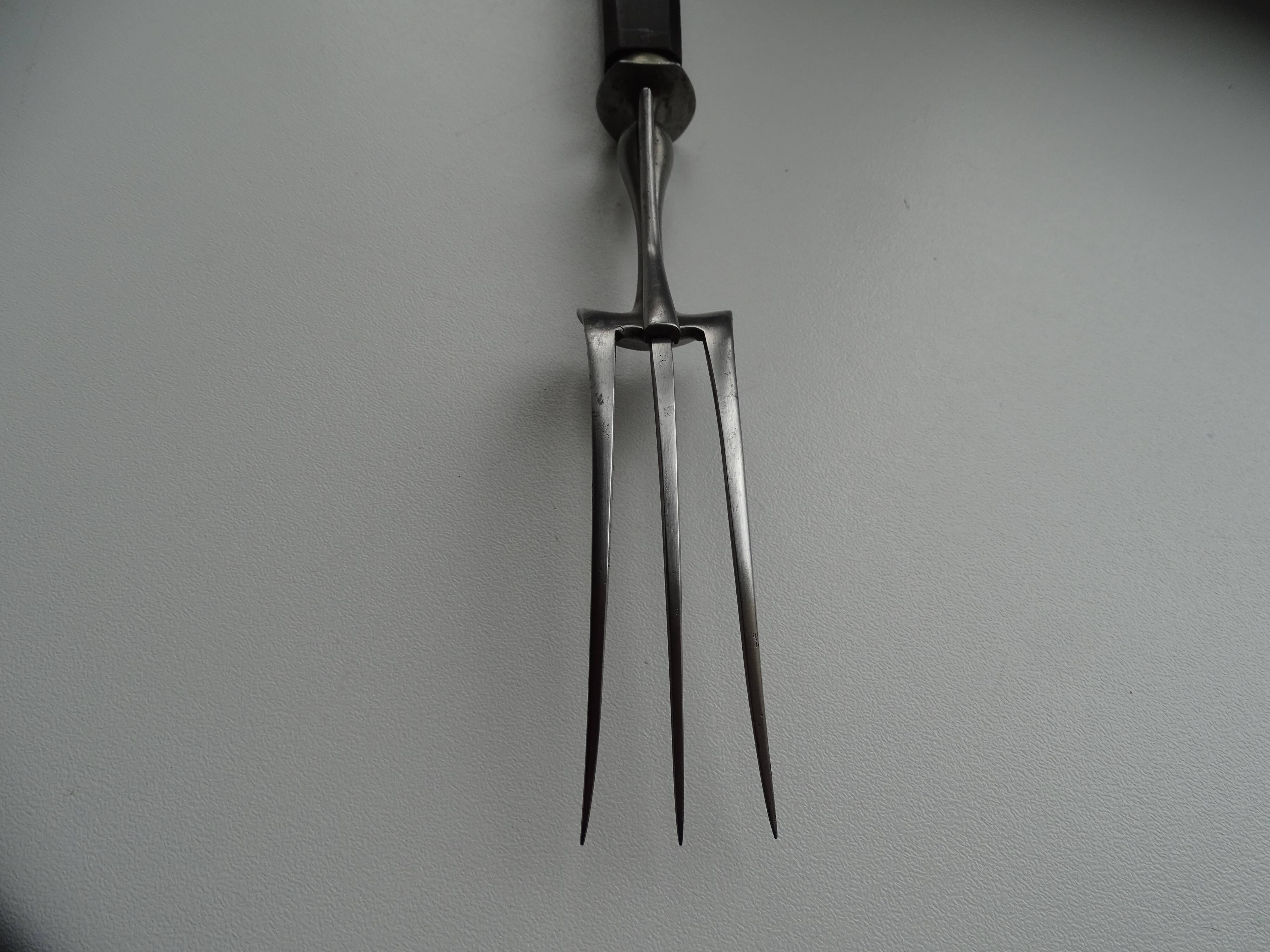 Set cutlery to cut old wooden handles 1930