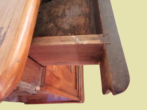 Buffet enfilade bahut  en bois massif - Style louis Phillipe.