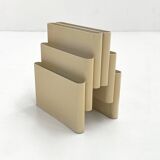 Cream magazine rack by Giotto Stoppino for Kartell, 1970
