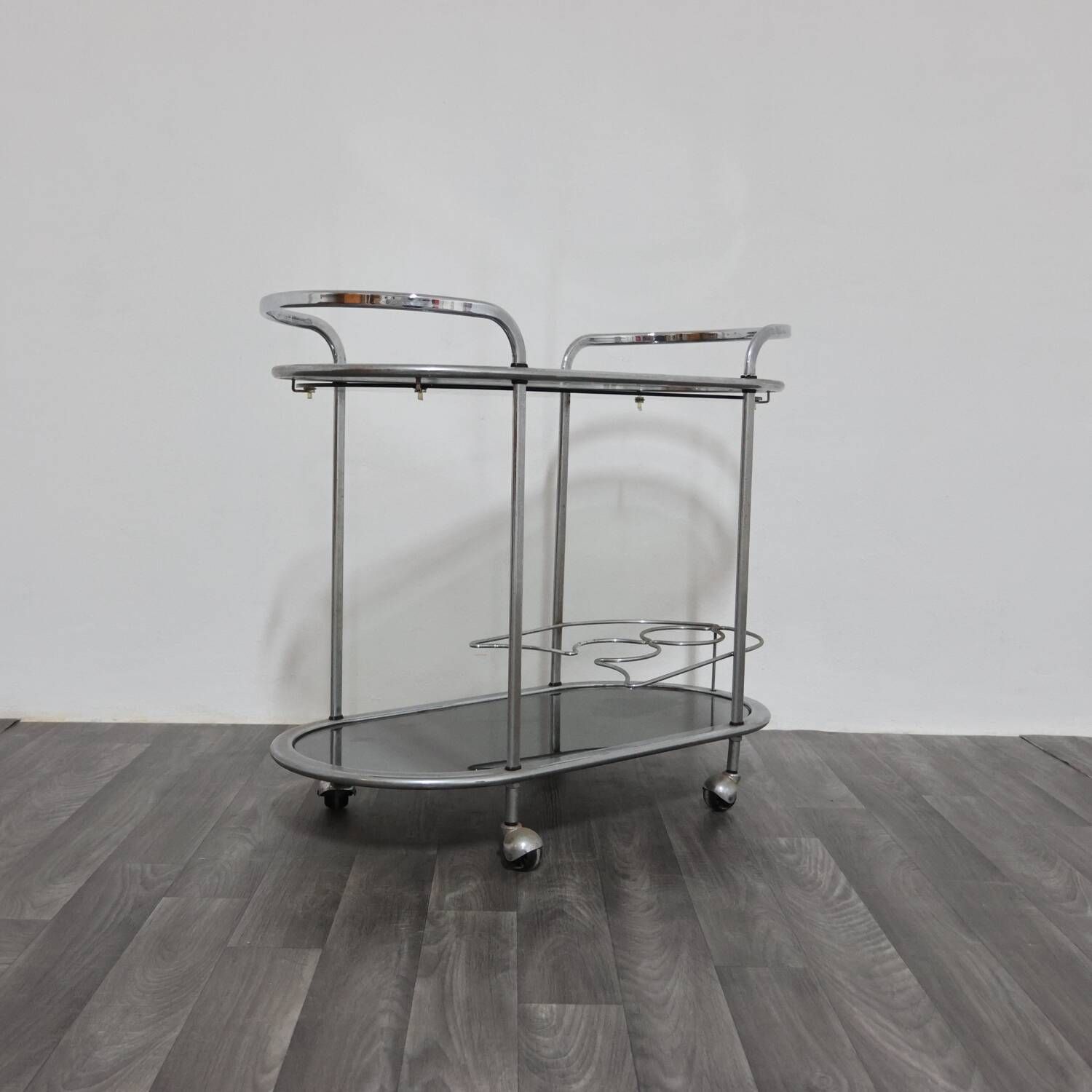 Carrello Portavivande In Acciaio Doppio Ripiano Cristallo Fumè Design