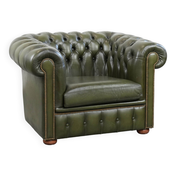 Magnifique fauteuil club en cuir de vachette verte de style anglais.
