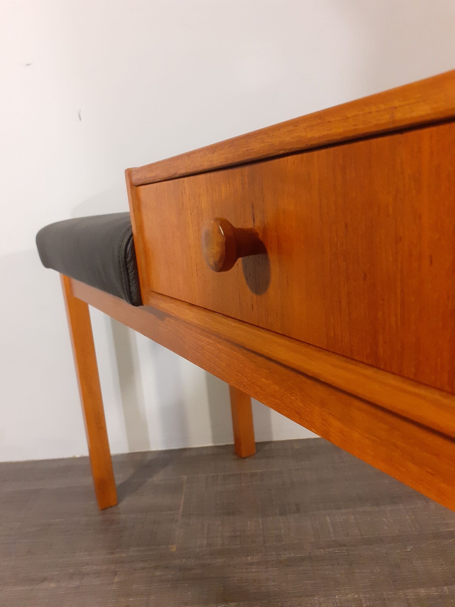 Norwegian entrance furniture in teak and black leather, 1960s