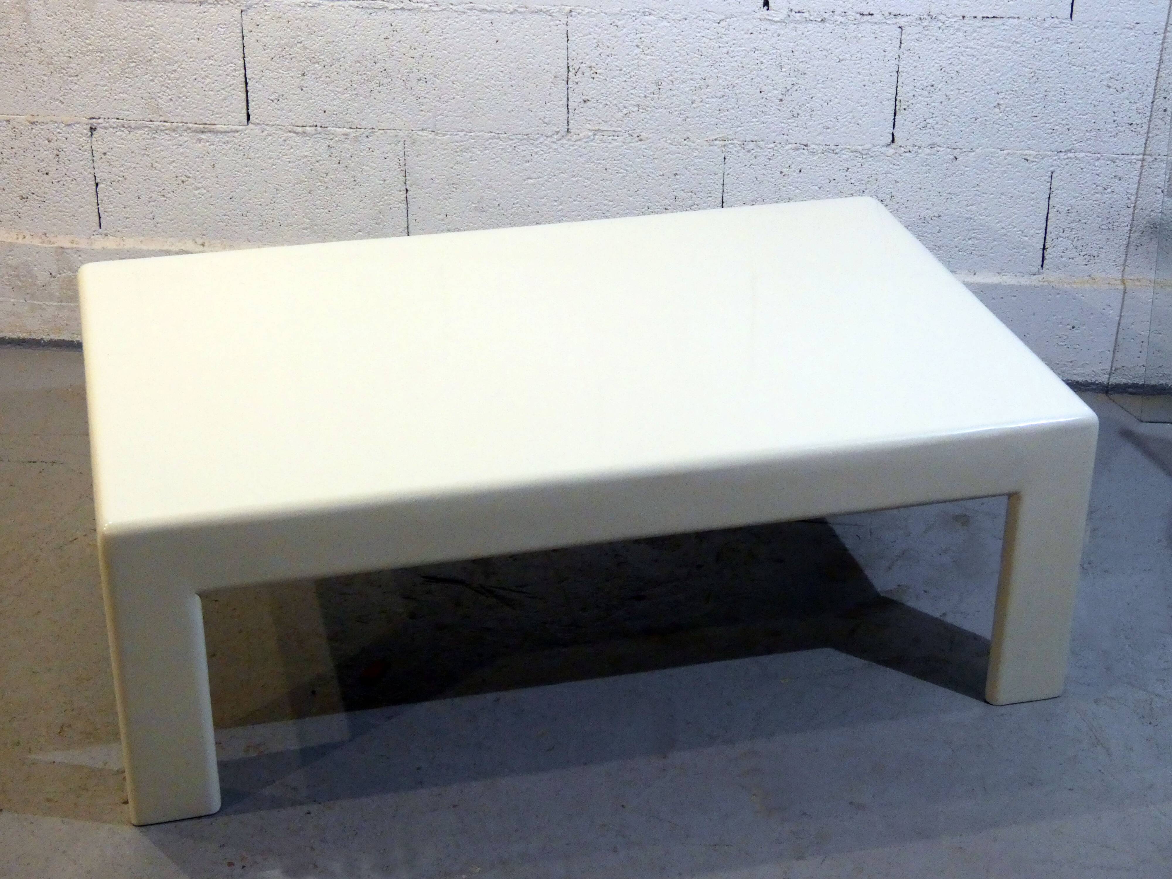 Laqué wooden coffee table