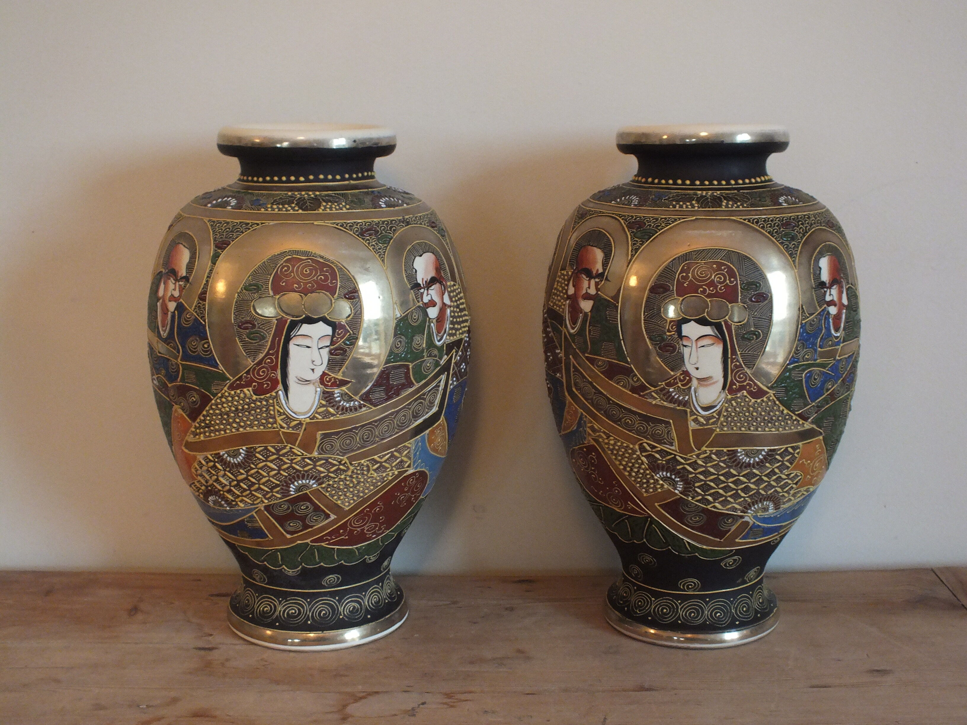 Pair of old Japan Satsuma vases, signed and enamelled