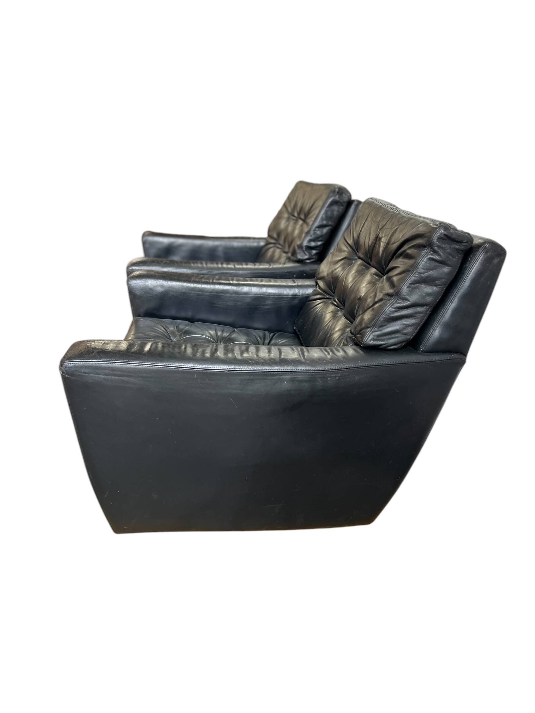 Set of 2 vintage individual seats/armchairs/club seats