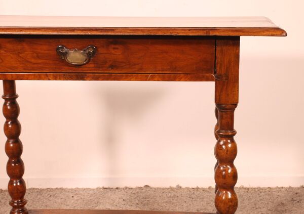 Petite Table à écrire/ Table d'appoint En Noyer-17° Siècle