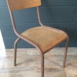 Lot of 2 vintage school chairs