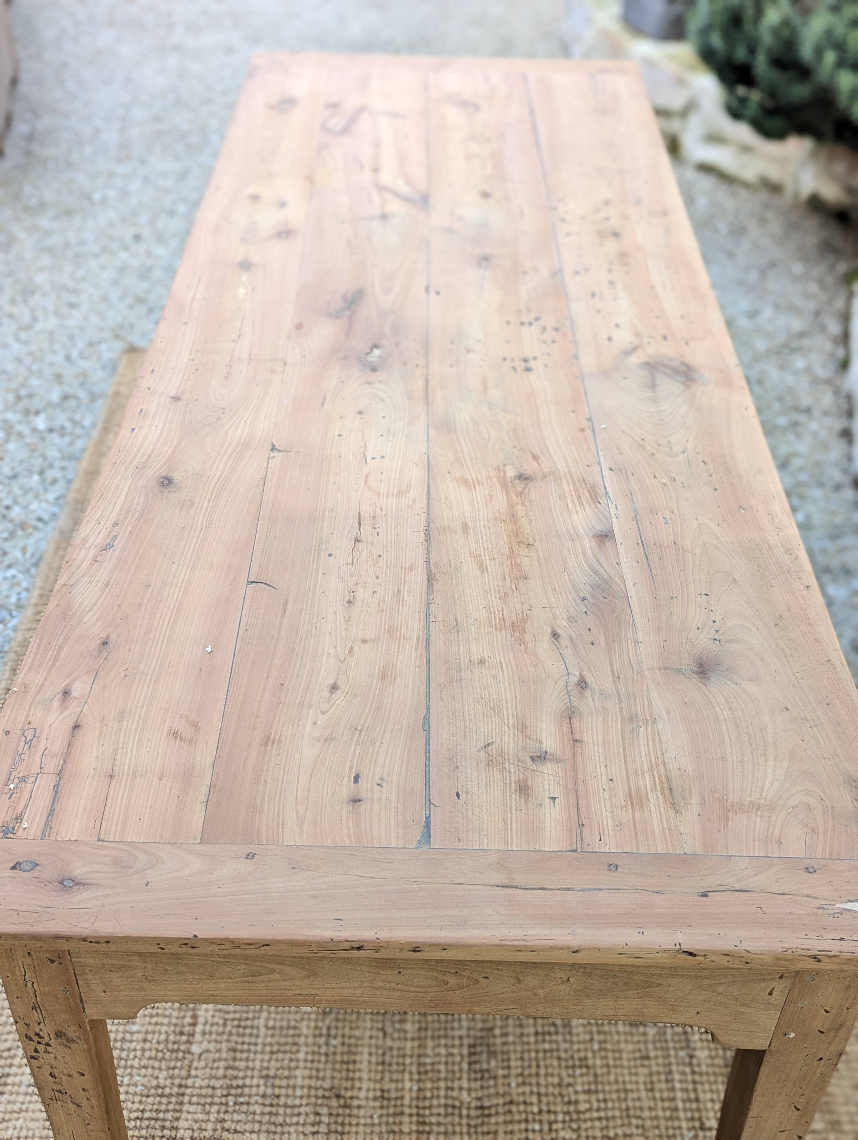 Farm table