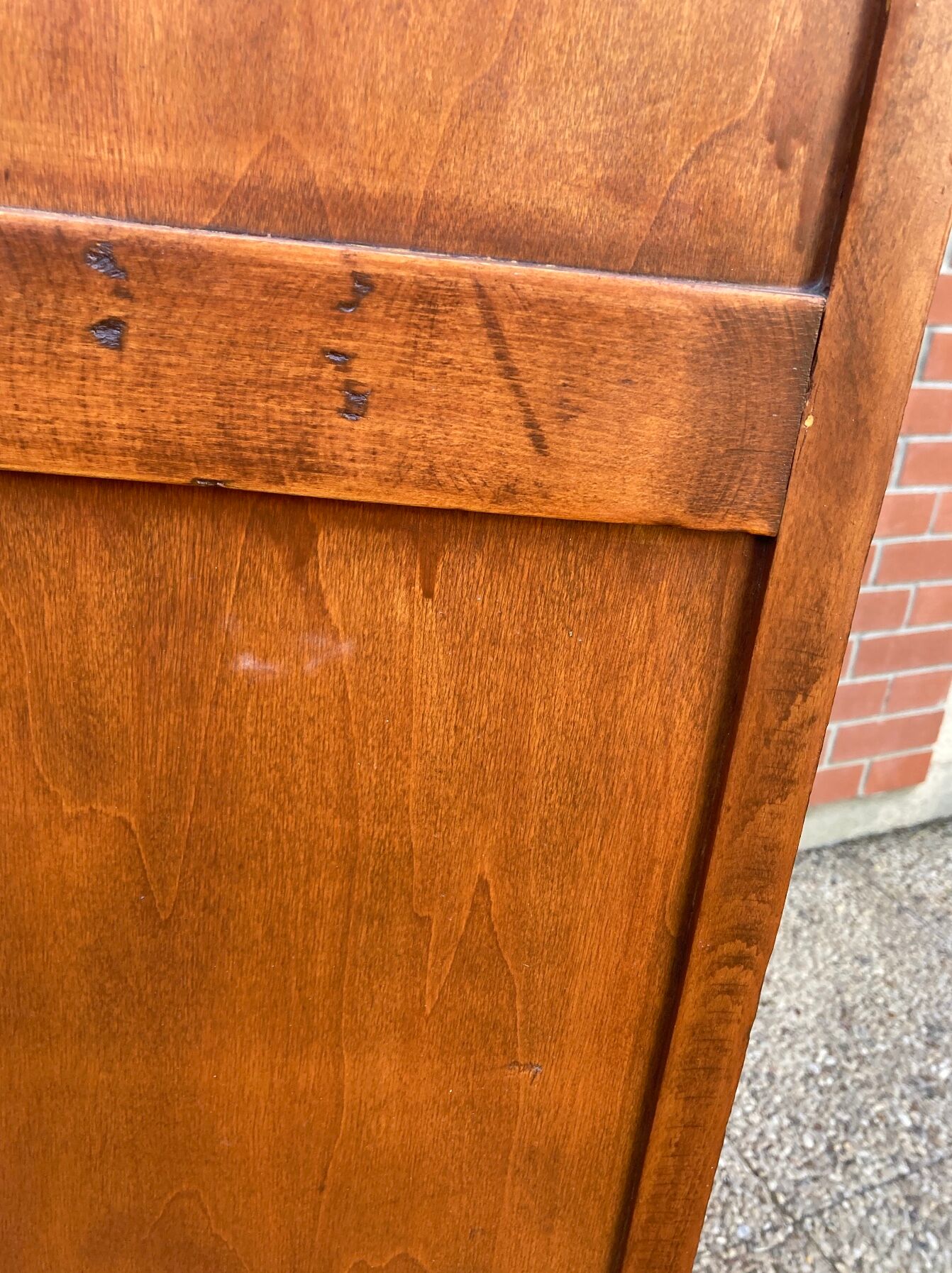 Old Parisian bonnetière