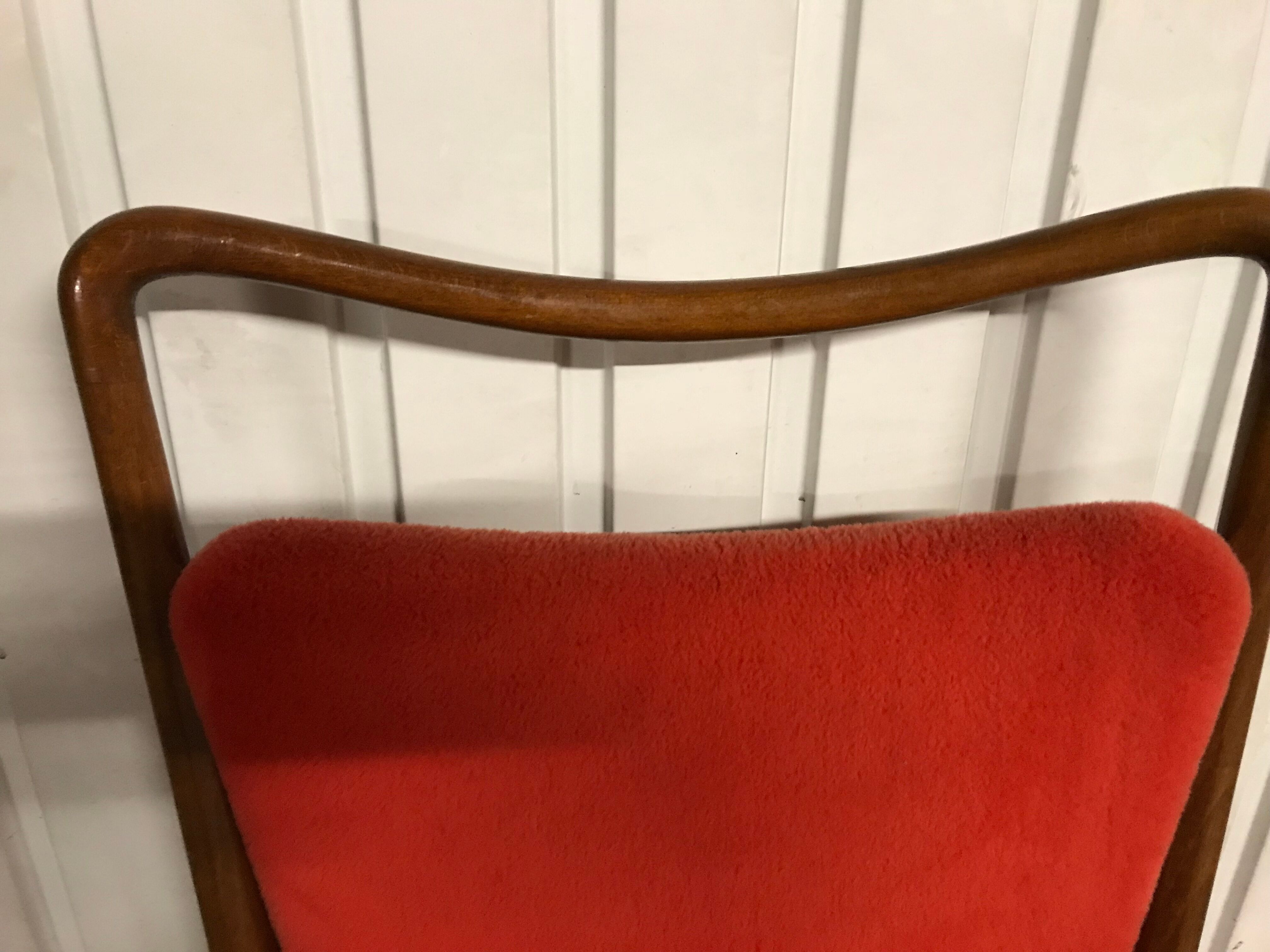 Suite de 6 chaises vintages scandinaves rouges