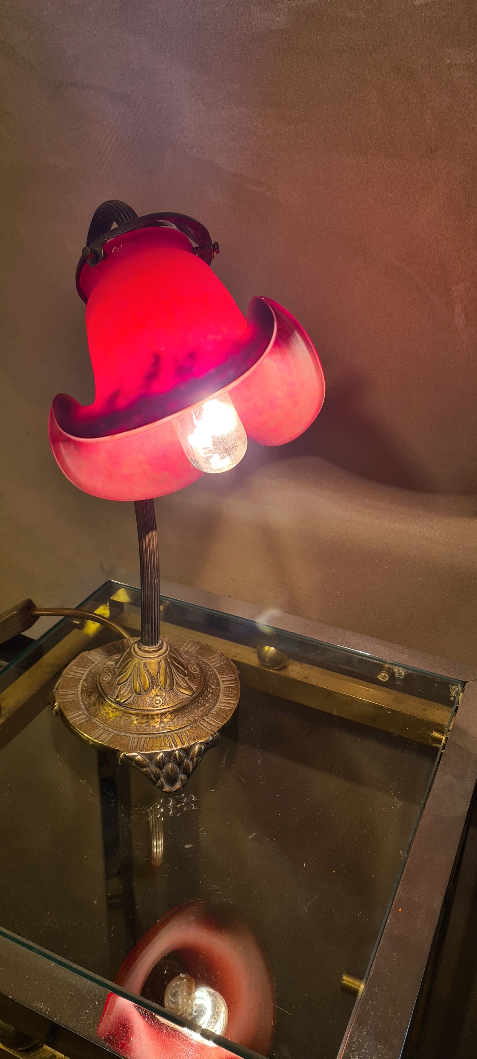 Artdeco brass lamp with pretty antique tulip 25x20