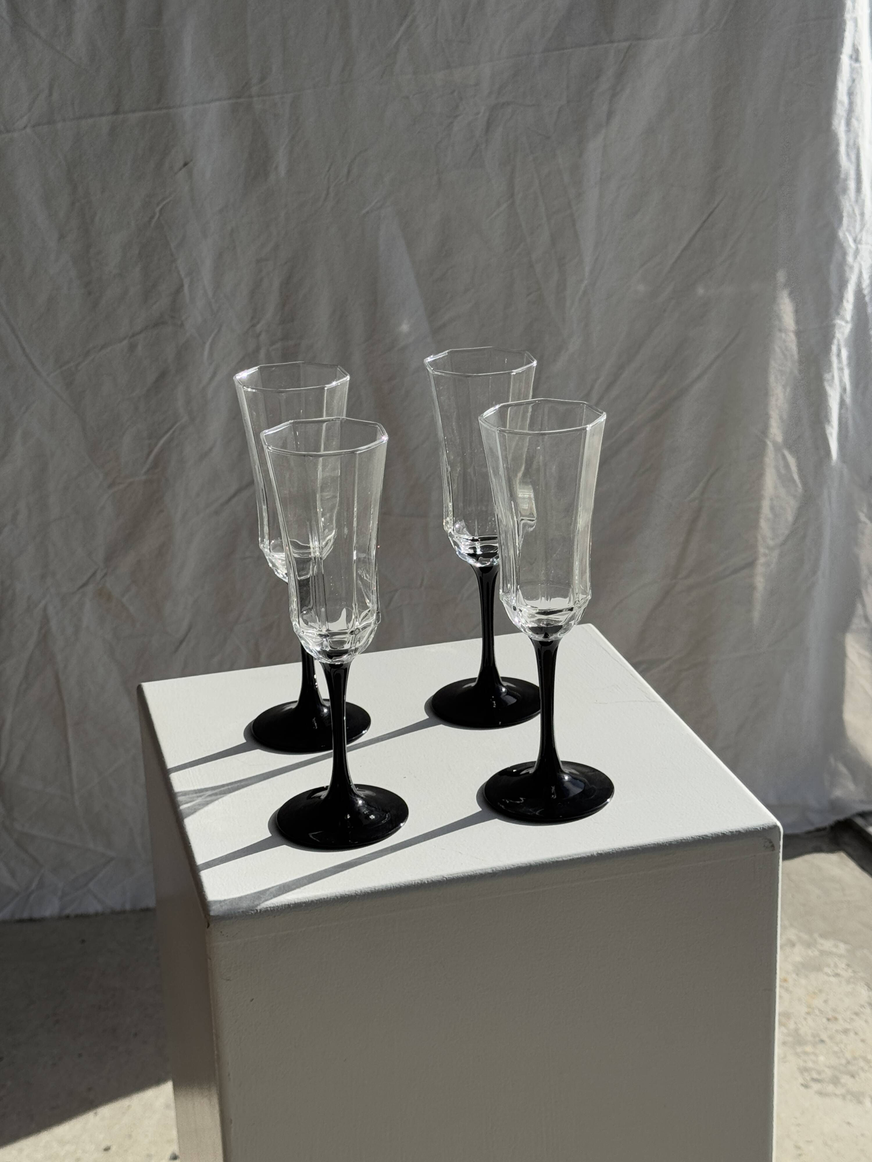 4 large Luminarc Octime vintage octagonal champagne flutes with black foot