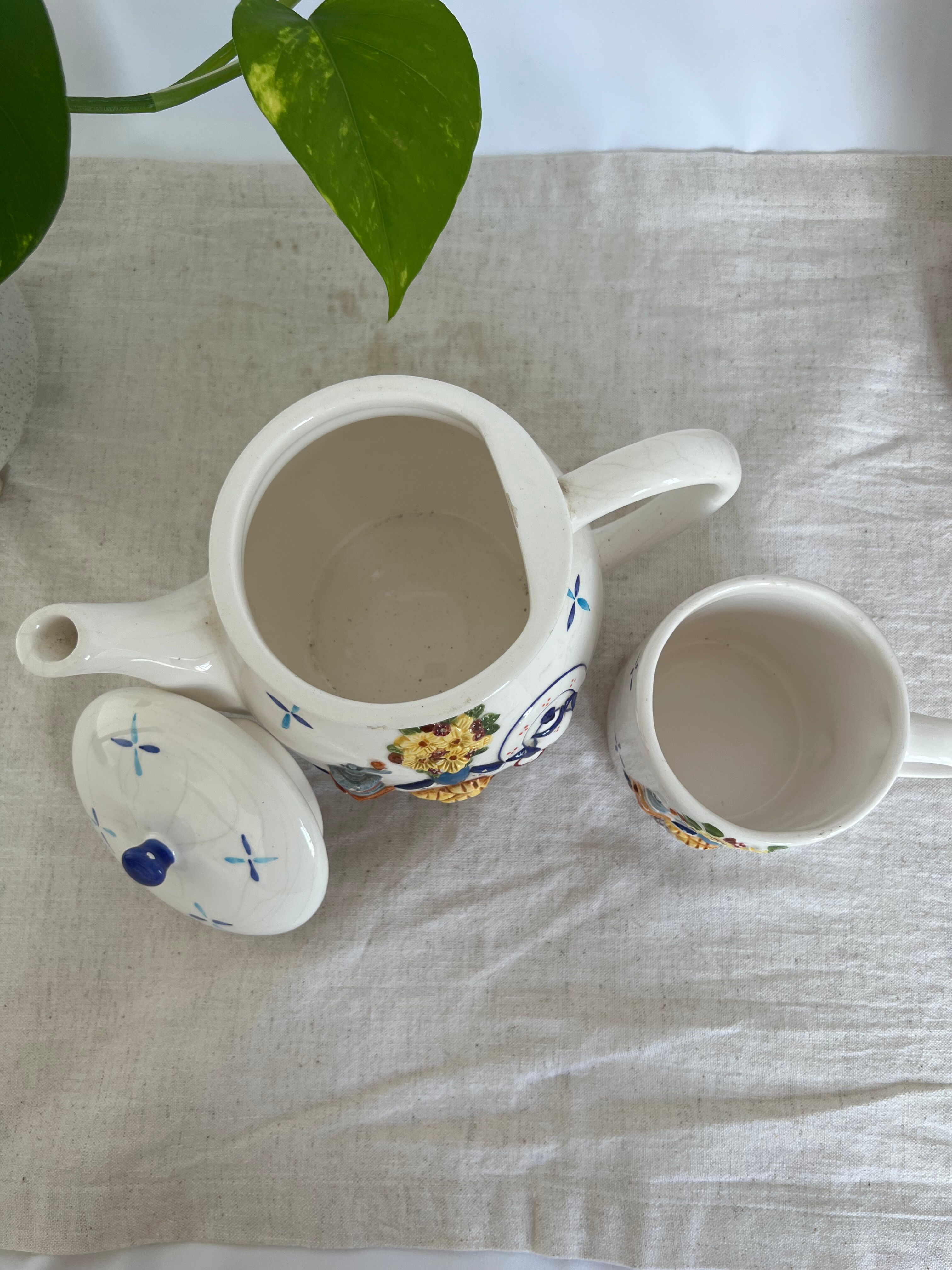 Teapot/coffee maker set with mug slip pattern breakfast hand-painted pieces