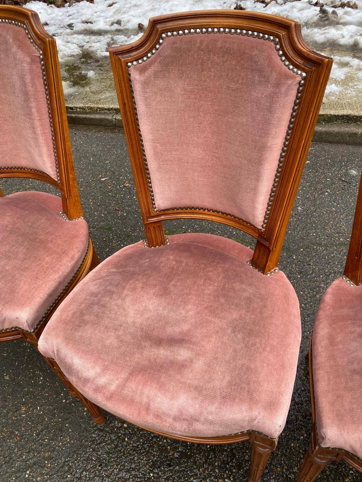 4 Louis XVI dining chairs in solid wood and pink velvet from the 20th century.
