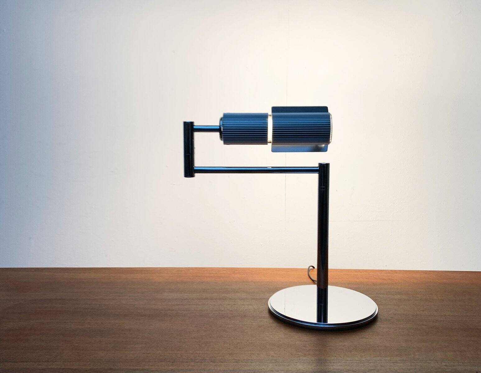 Lampe de table Haloprofil de l'ère spatiale vintage par V. Frauenknecht pour Swisslamps International, années 1970