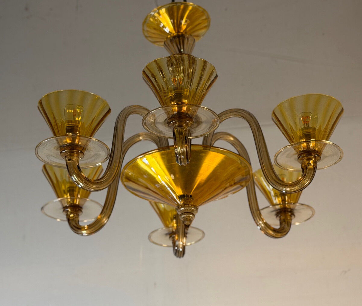 Venetian lustre in brown and yellow Murano glass, circa 1940.