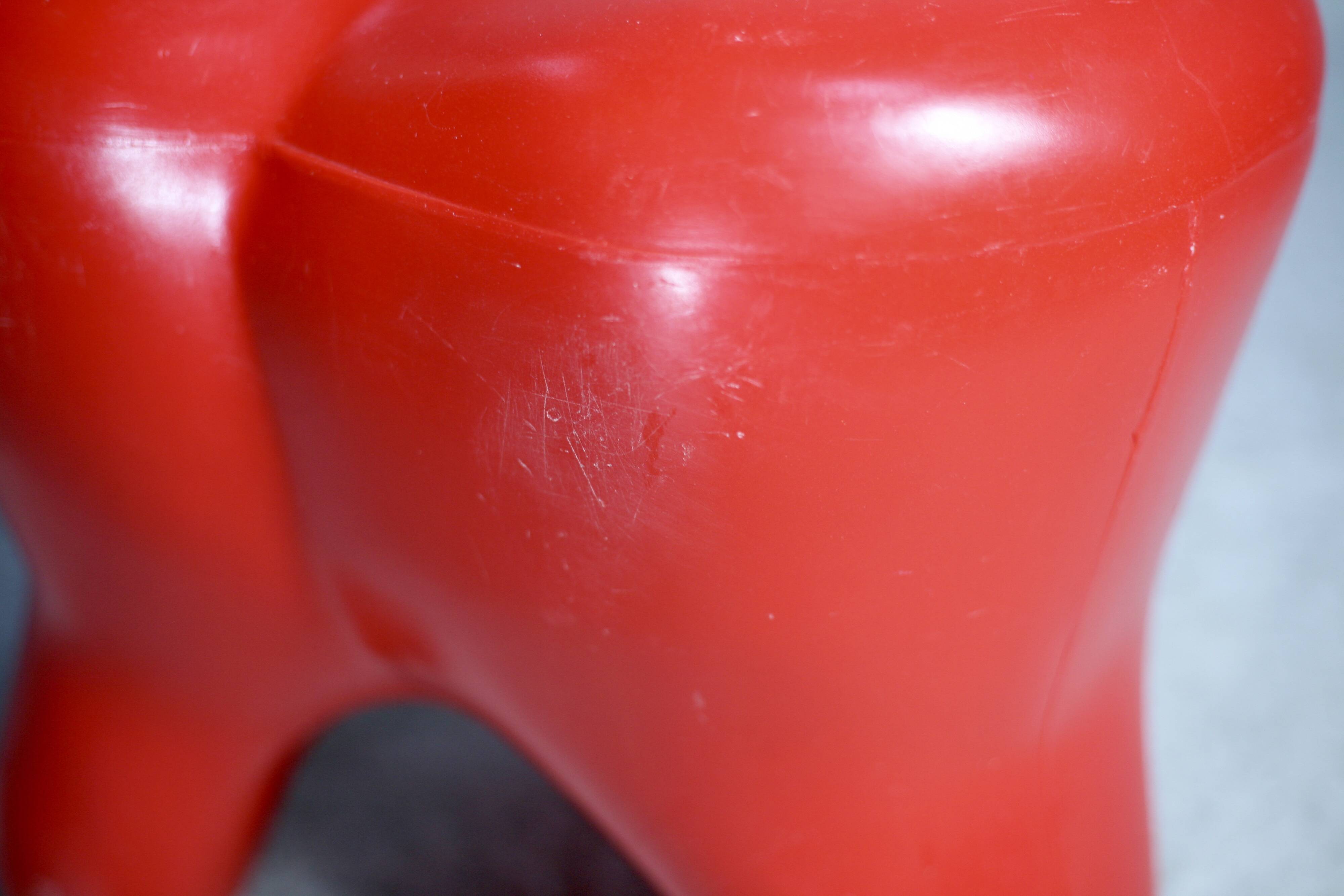 “Tooth” stool. Vintage. Plastic.