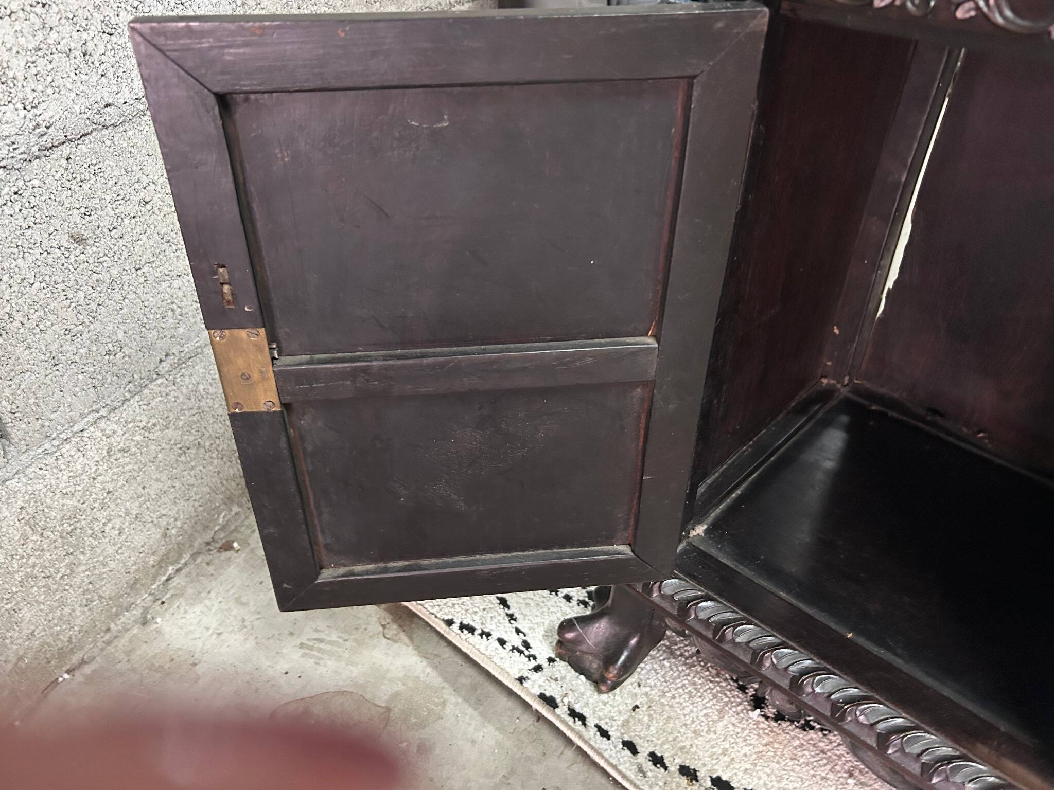 Richly carved antique Chinese display shelf – 19th century