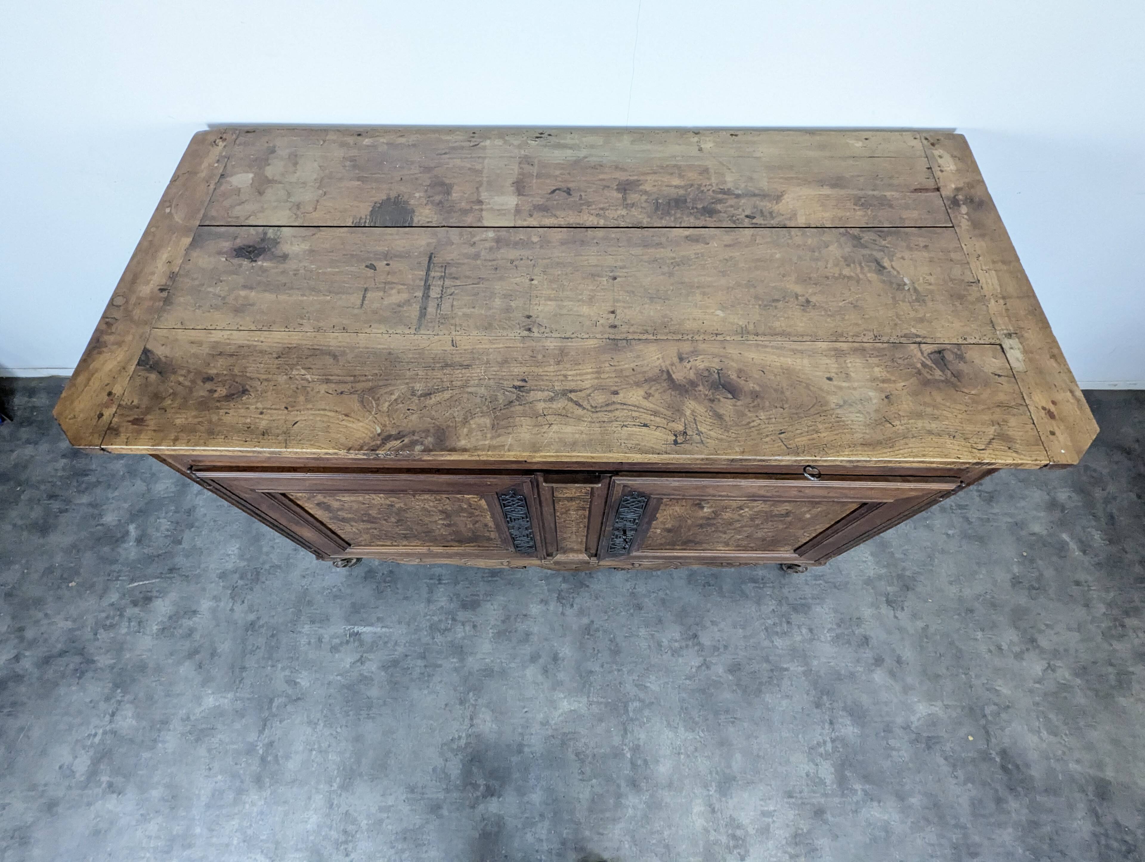 Louis XV-style buffet in walnut and burl with openwork fittings.