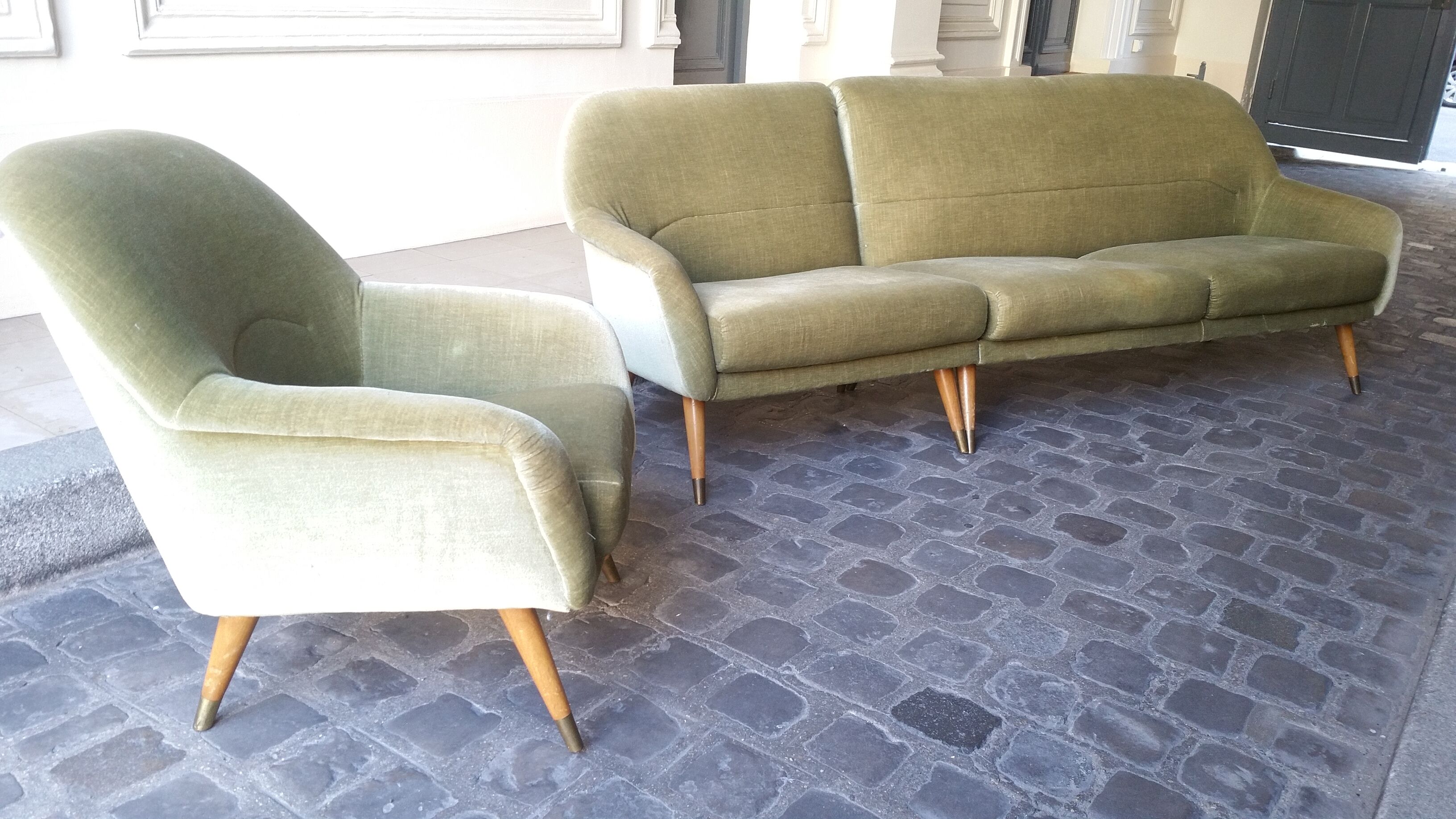 Danish chair club organic years soft 50 green glossy