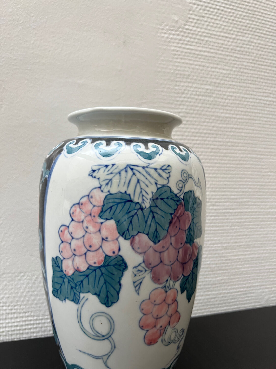 Vase en céramique vignes peintes à la main