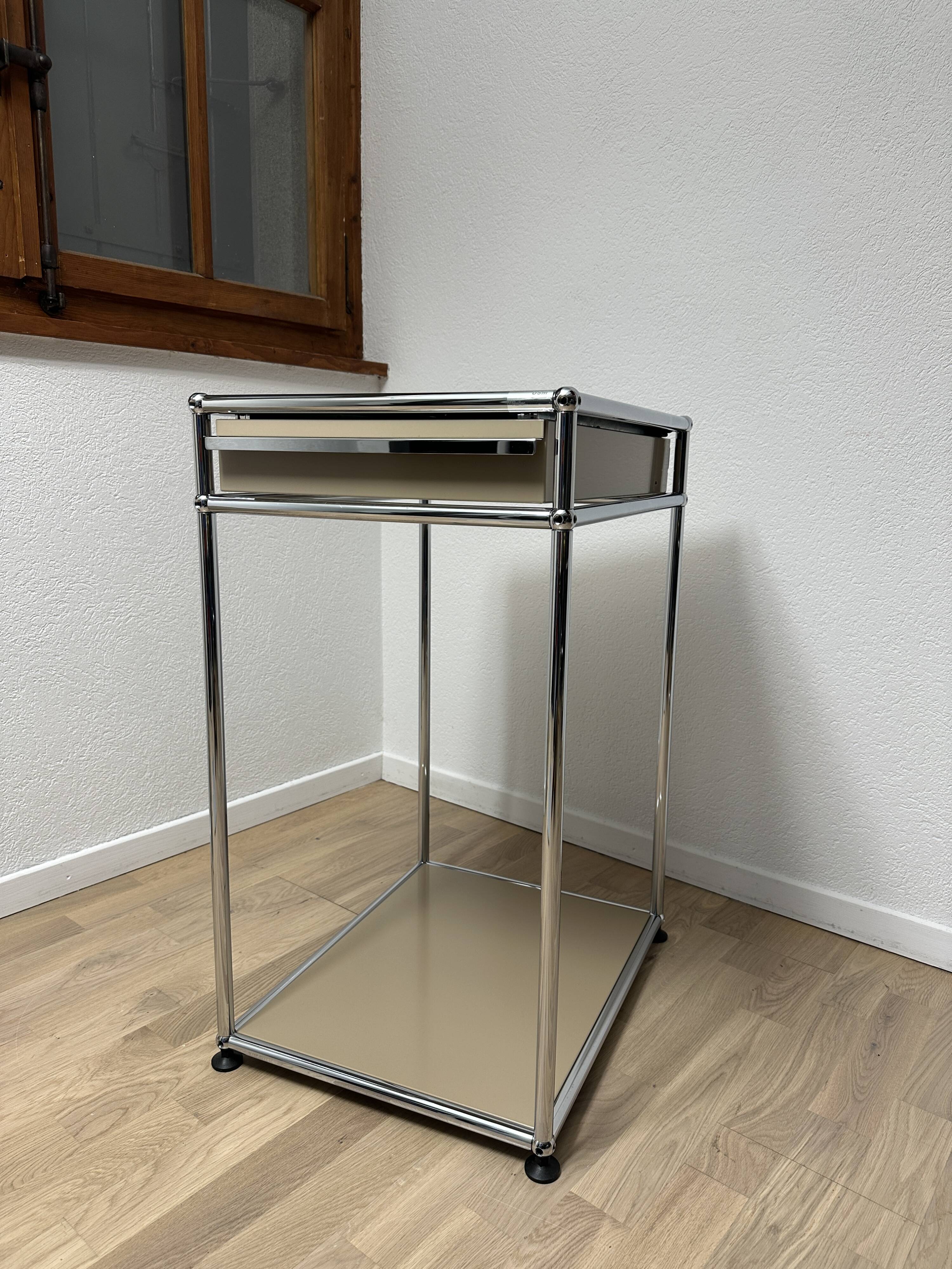 USM Haller side table in Beige