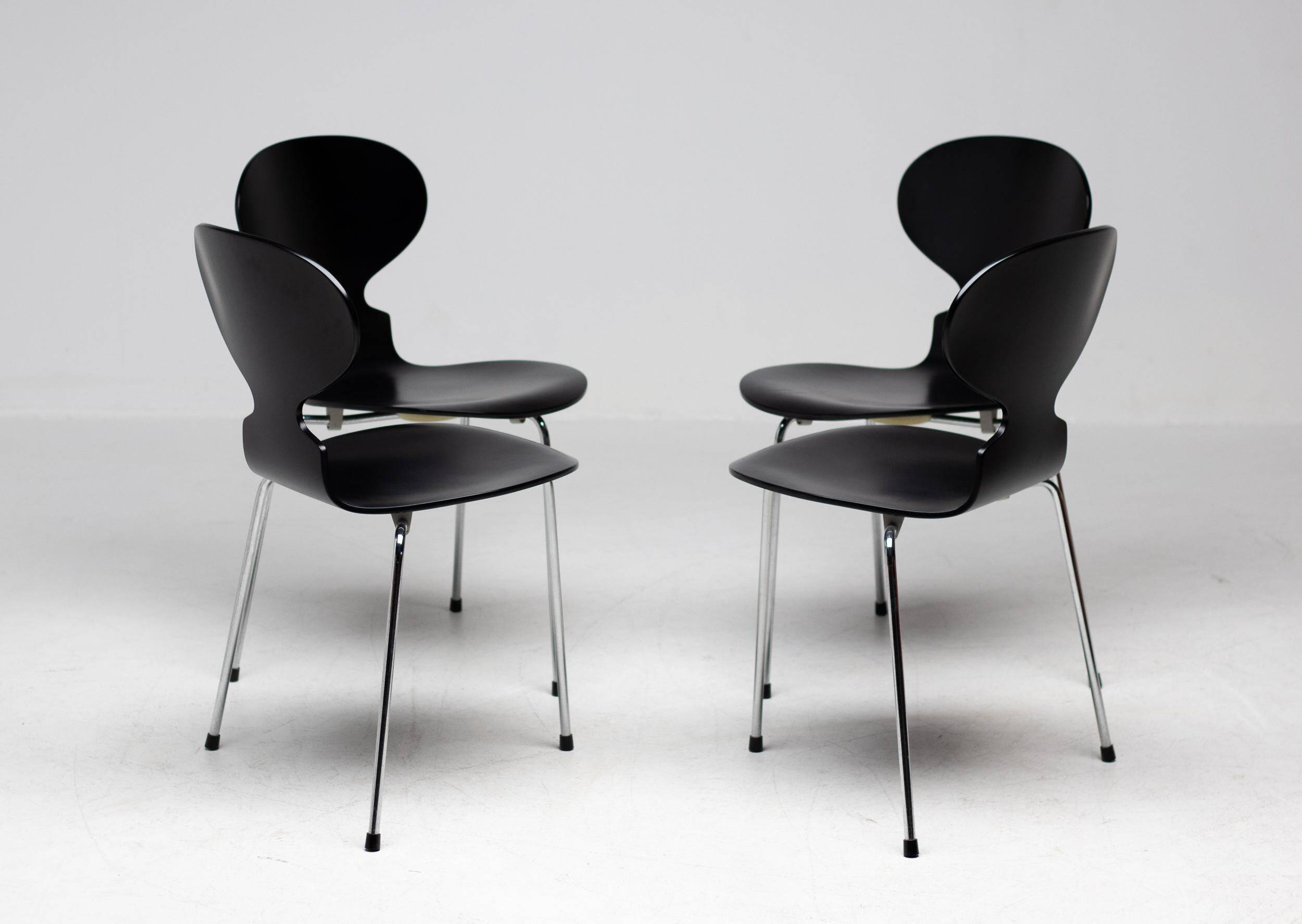 Ensemble de quatre chaises 3100 "Ant" - Arne Jacobsen pour Fritz Hansen, Danemark