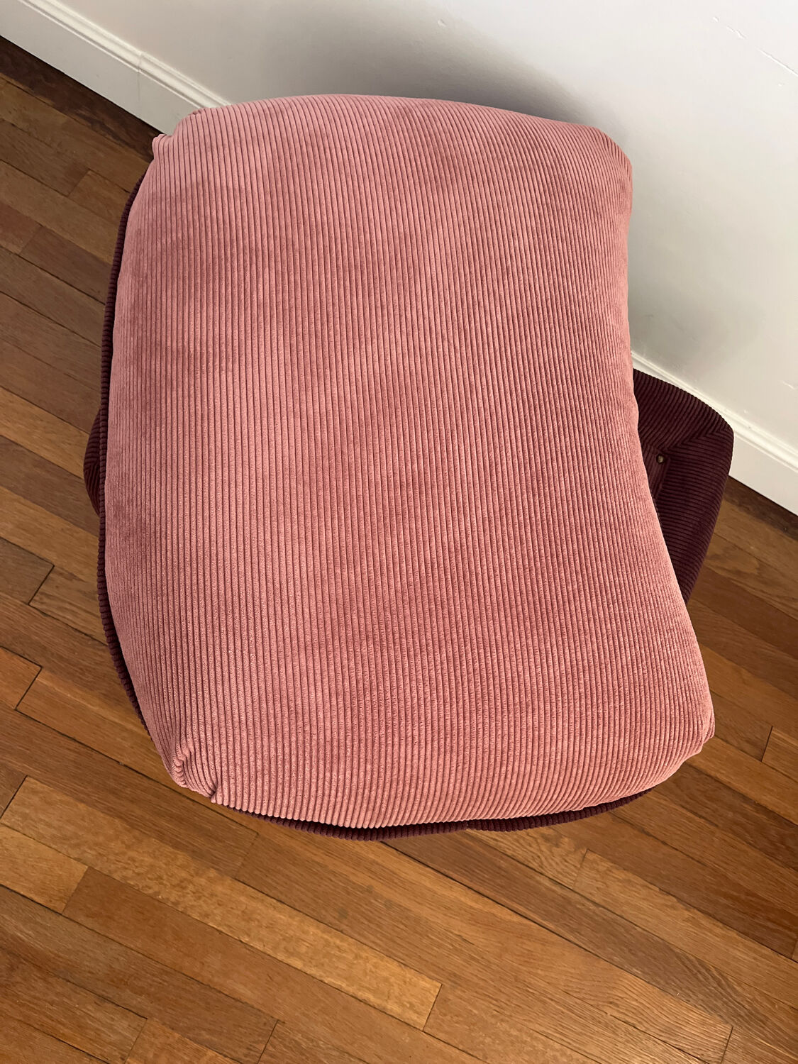 Siège, pouf vintage en velours côtelé rose et violine