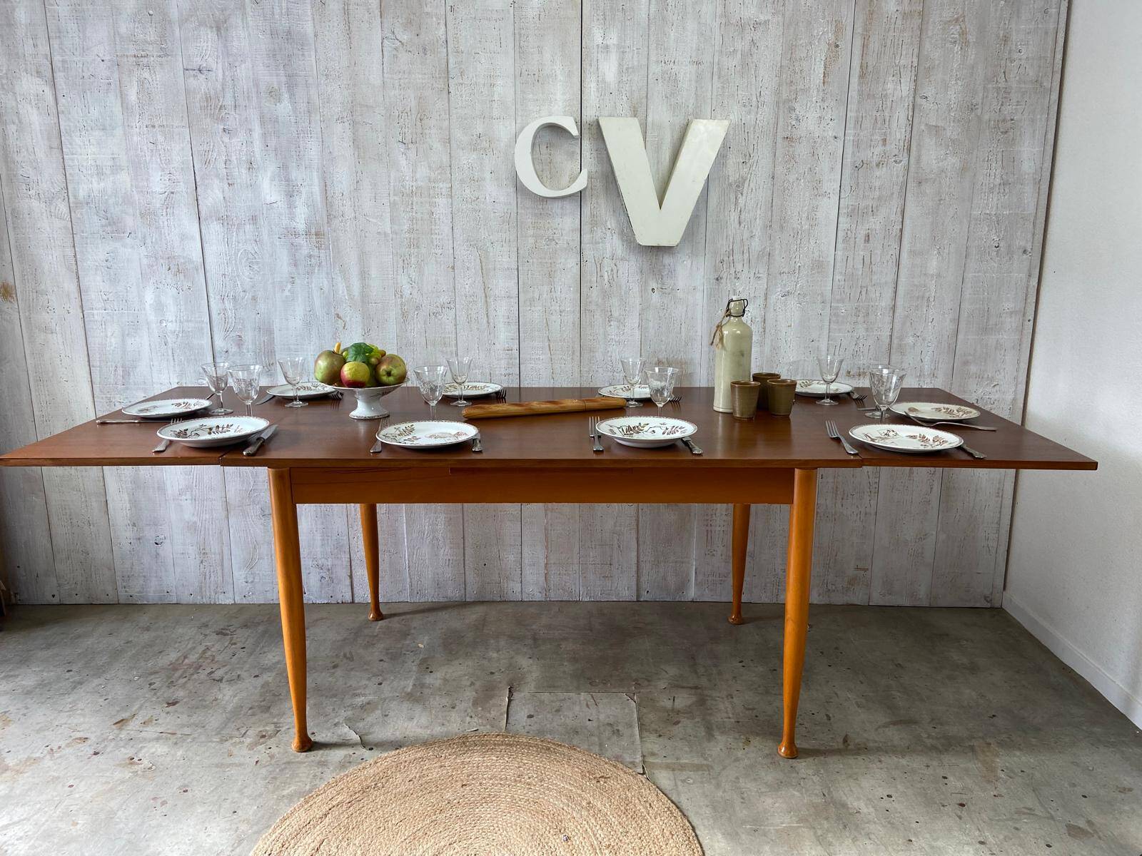 Vintage extendable table
