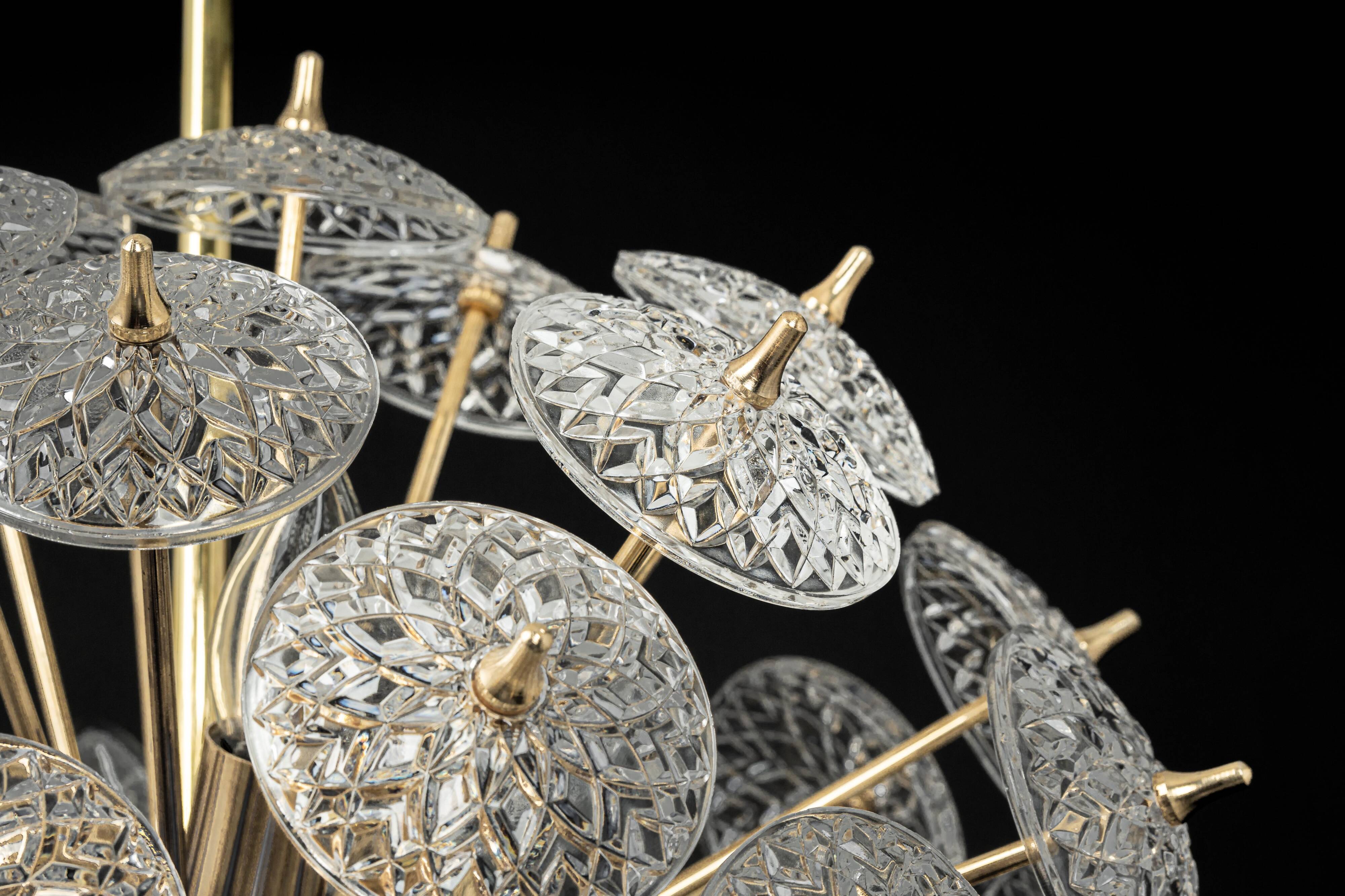 Grand superb Sputnik floral chandelier in glass and brass, Germany, 1960s.