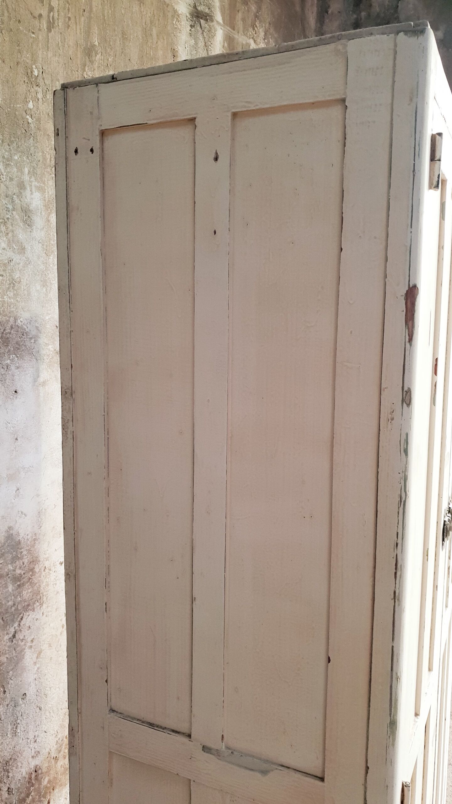 Armoire vintage
