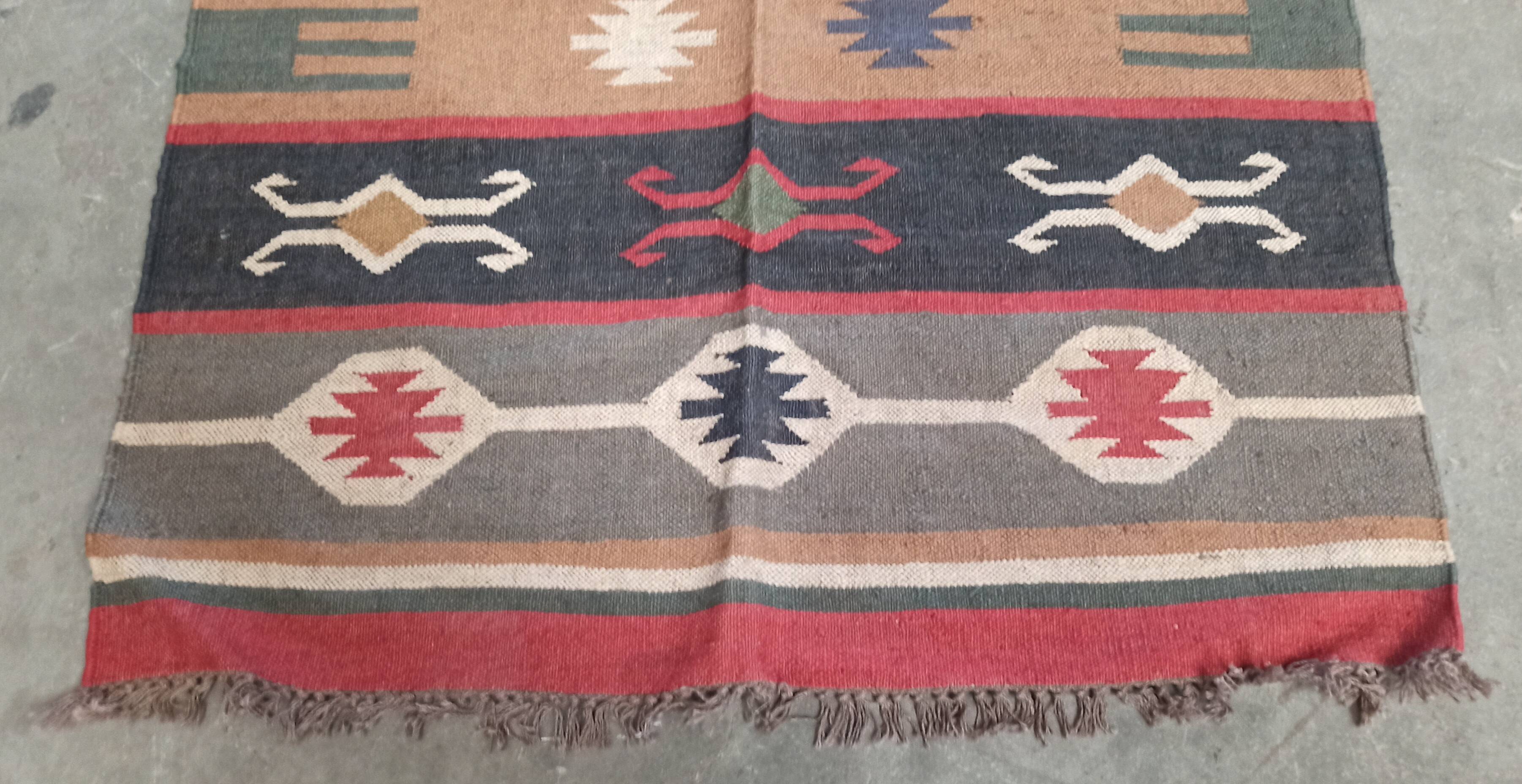 Kilim rug in jute and cotton. 125cm x 195cm