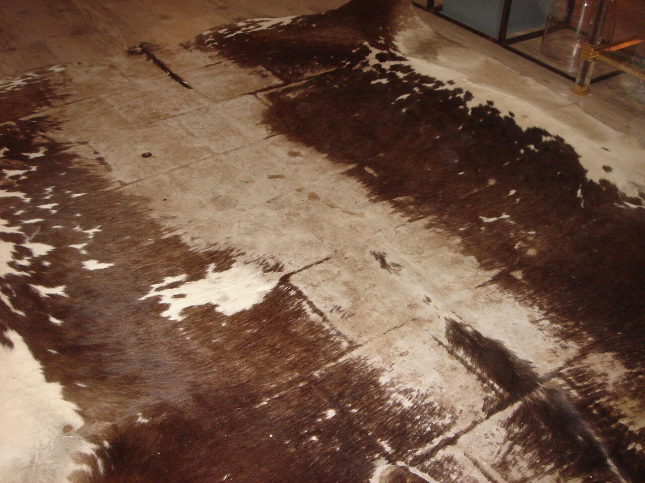 Tanned cowhide from the 70s - 77x95cm
